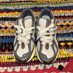 1906 New Balance sneakers